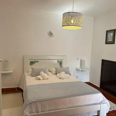 Casa Do Poco לינה וארוחת בוקר אובידוס